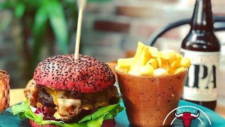 Dinnercheque Amsterdam Day's StoneGrill 1870 (ZO T/M DO, Accepteert alleen Fysieke Diner Cadeaukaarten)