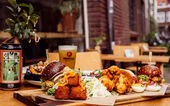Dinnercheque Utrecht Frontaal Little Bar | 28 taps | comfort food (RESERVEREN)
