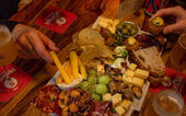 Dinnercheque Utrecht Frontaal Little Bar | 28 taps | comfort food (RESERVEREN)